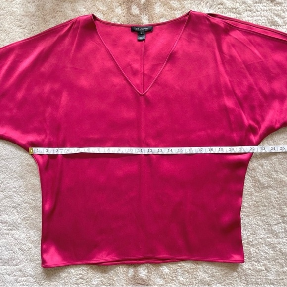 St. John Satin Plunge V Neck Top With Slit Cropped Sleeve Cherry Red Size Small - Picture 5 of 11